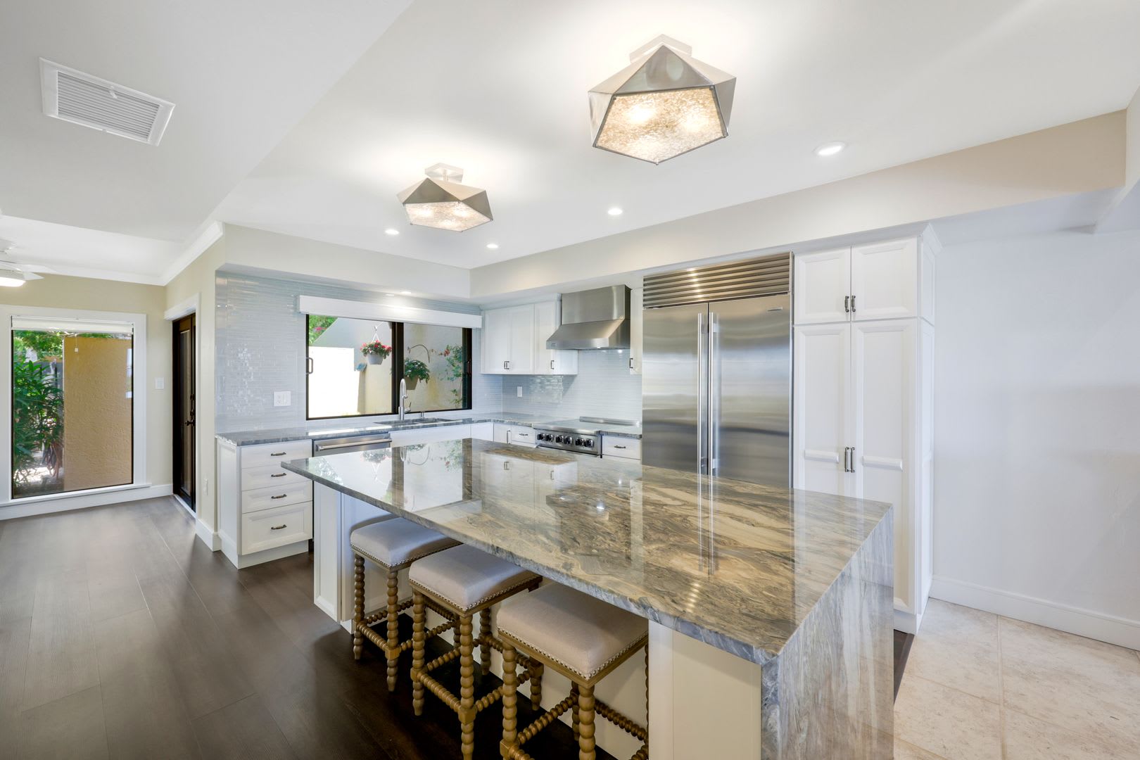5018 Harbortown Lane