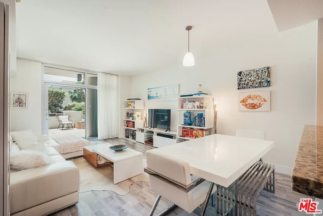 13700 Marina Pointe Dr #314