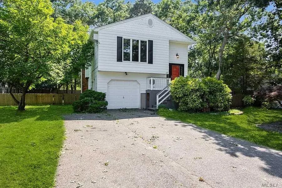20 Arpage Drive W