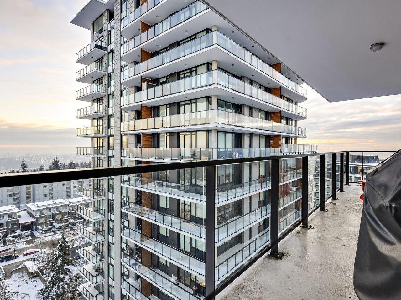 1402-8761 University Cres