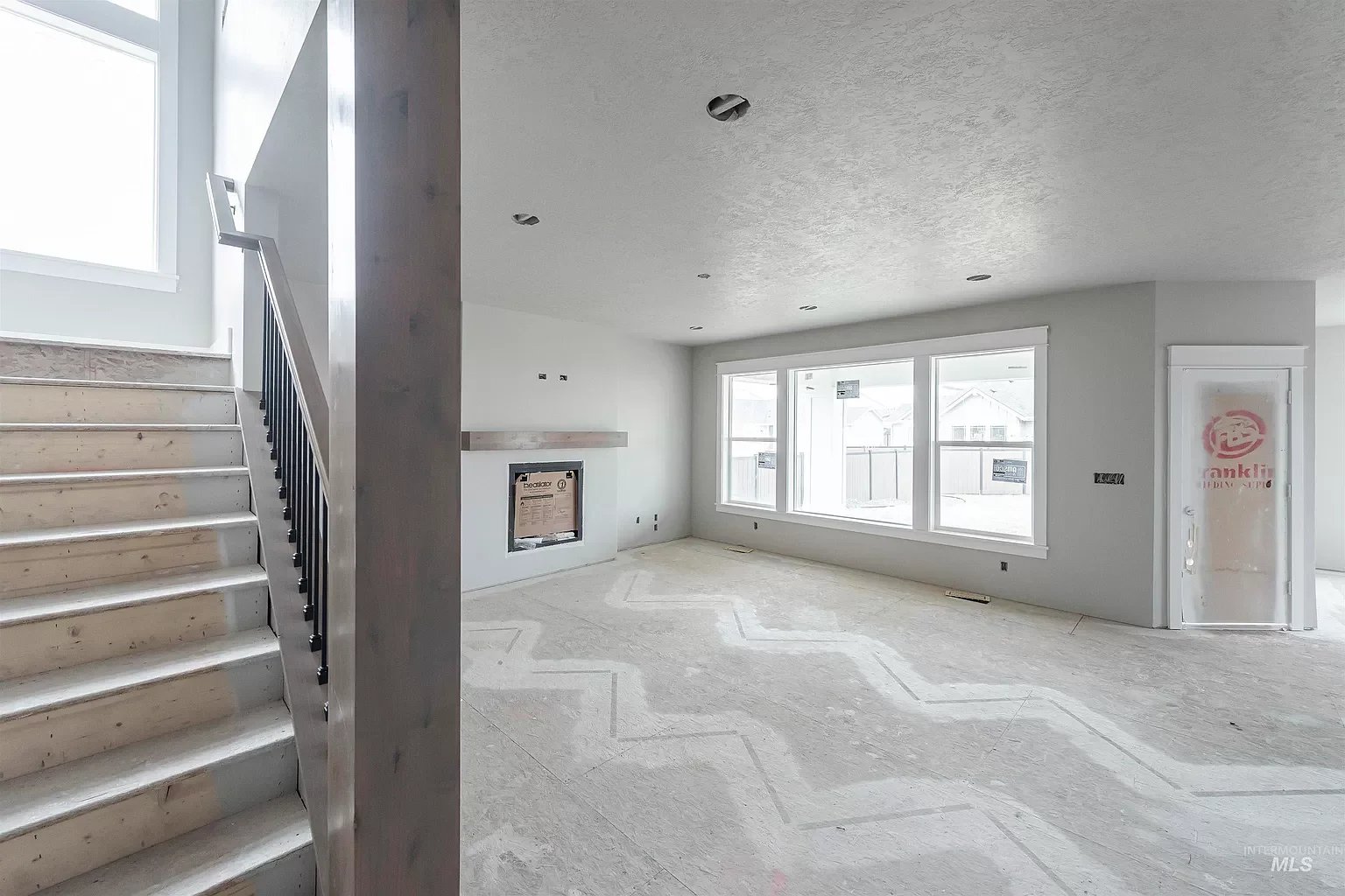 2039 E Phenomenal St