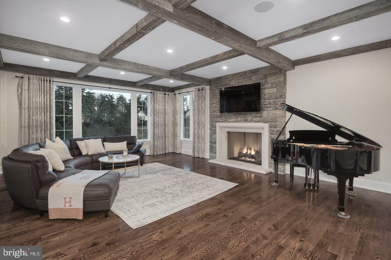 1309 Summer Hill Ln