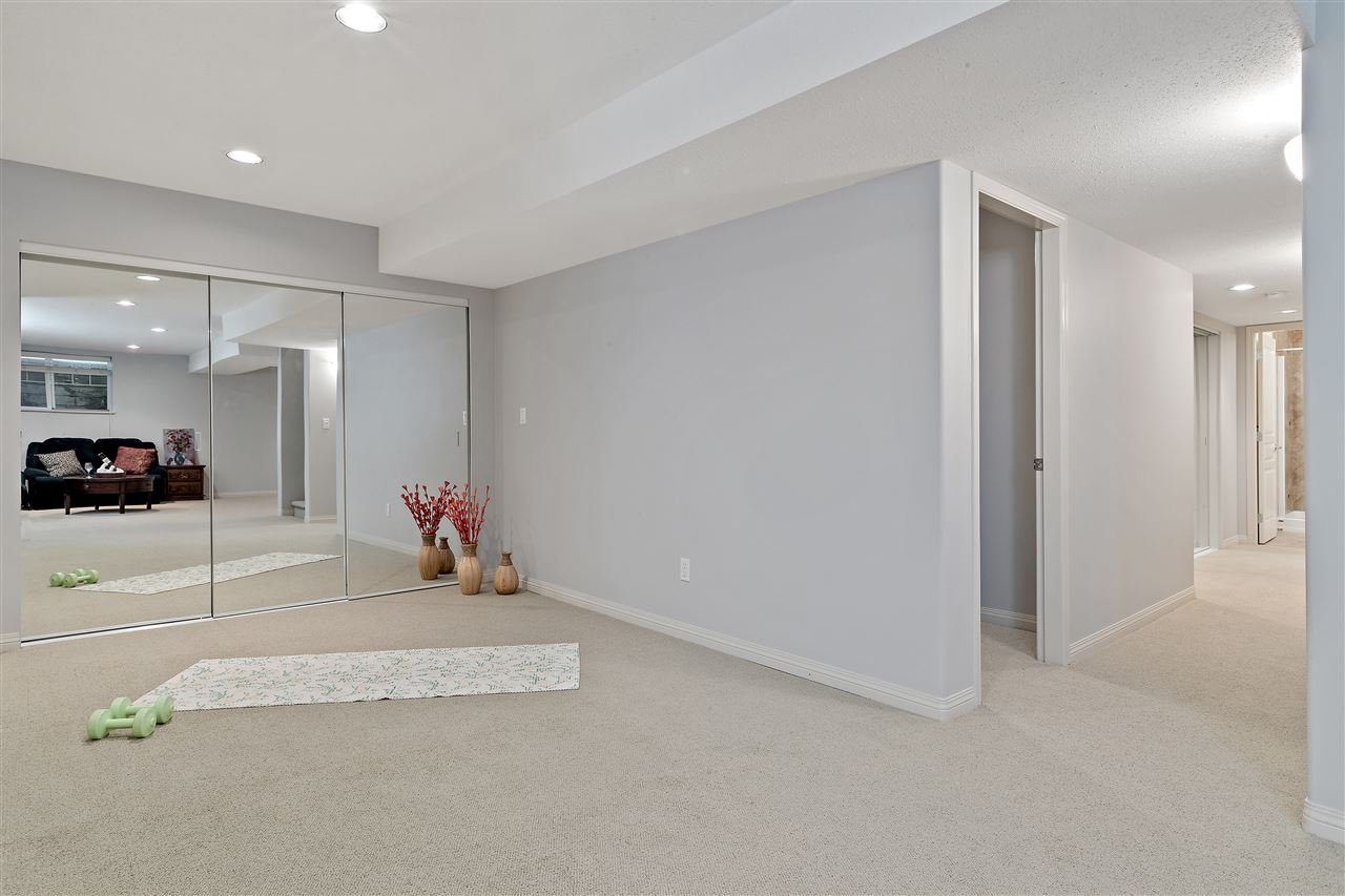 12451 23a Ave