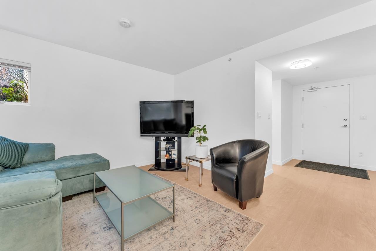 TH1-1288 Chesterfield Ave