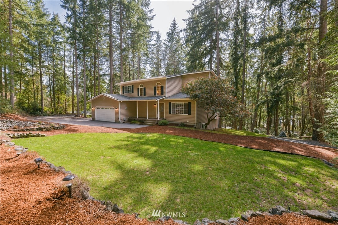 3045 NE Chippewa Ct