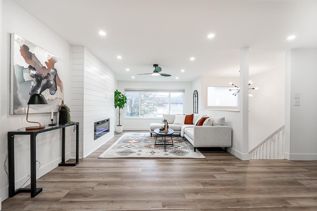 11443 87 Ave