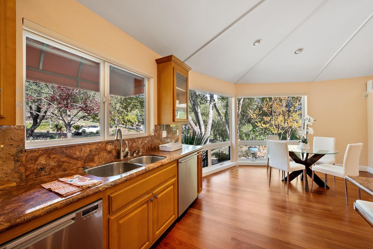 18260 Lakeview Ct Los Gatos, CA 95033