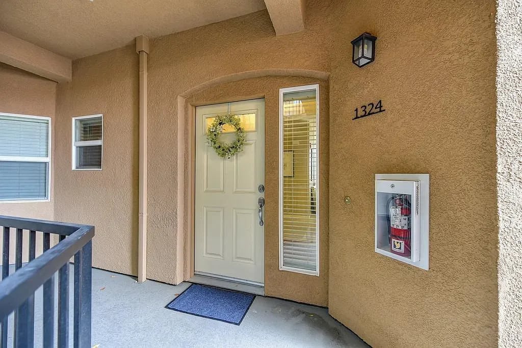 1300 Moon Cir, #1324