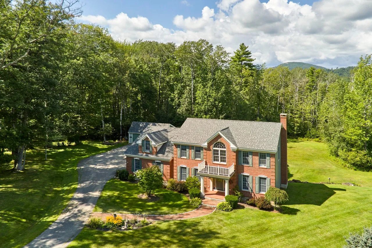 New Listing! 17 Ledgewood Drive, Rockport, Maine – $975,000