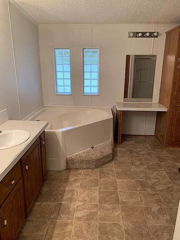 10711 VICKERY