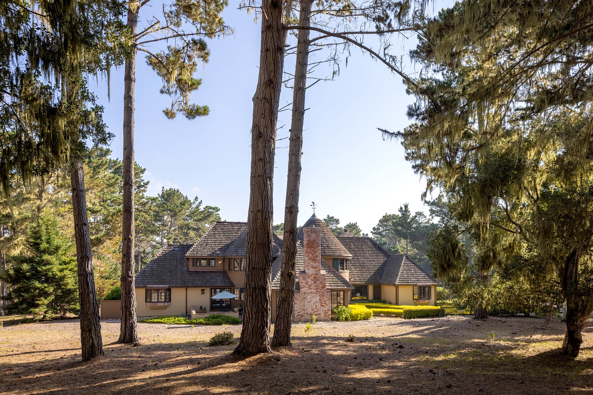 Pebble Beach Manor - 1263 Sombria Lane