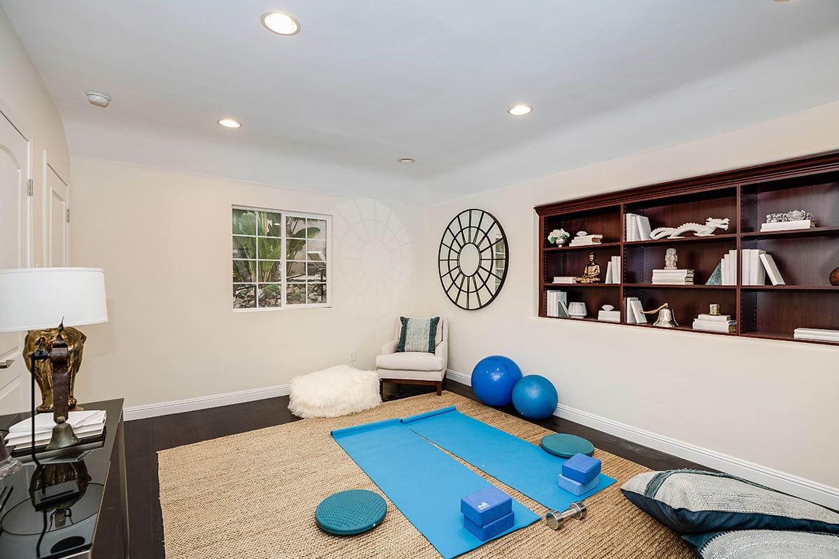 1600 Benedict Canyon Dr