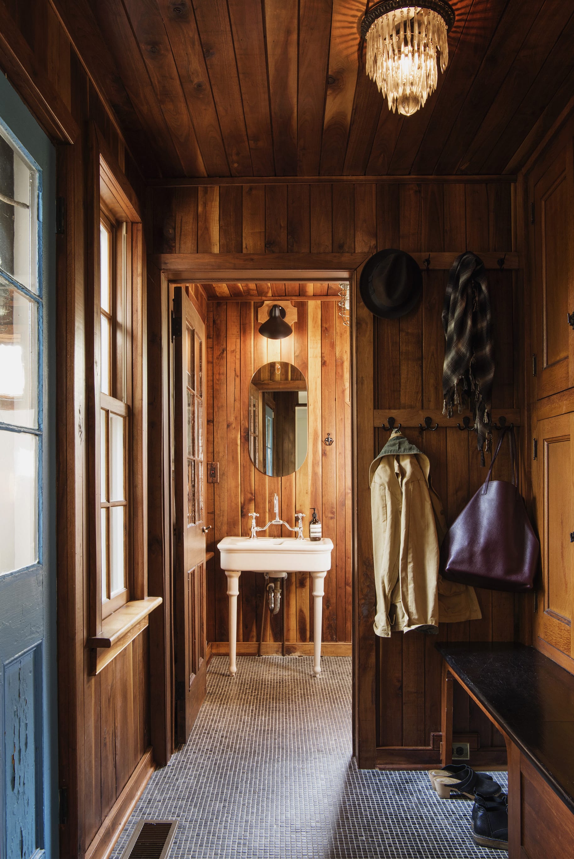 THE BELLPORT HOUSE