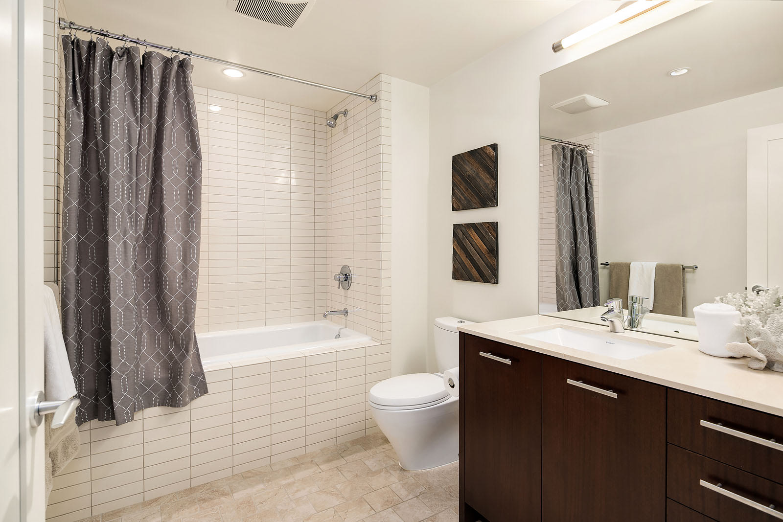 10700 NE 4th Street, Unit 1016