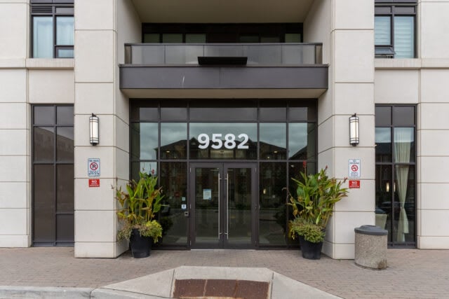 801-9582 Markham Rd