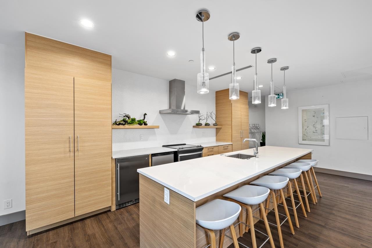 205-3451 Sawmill Cres
