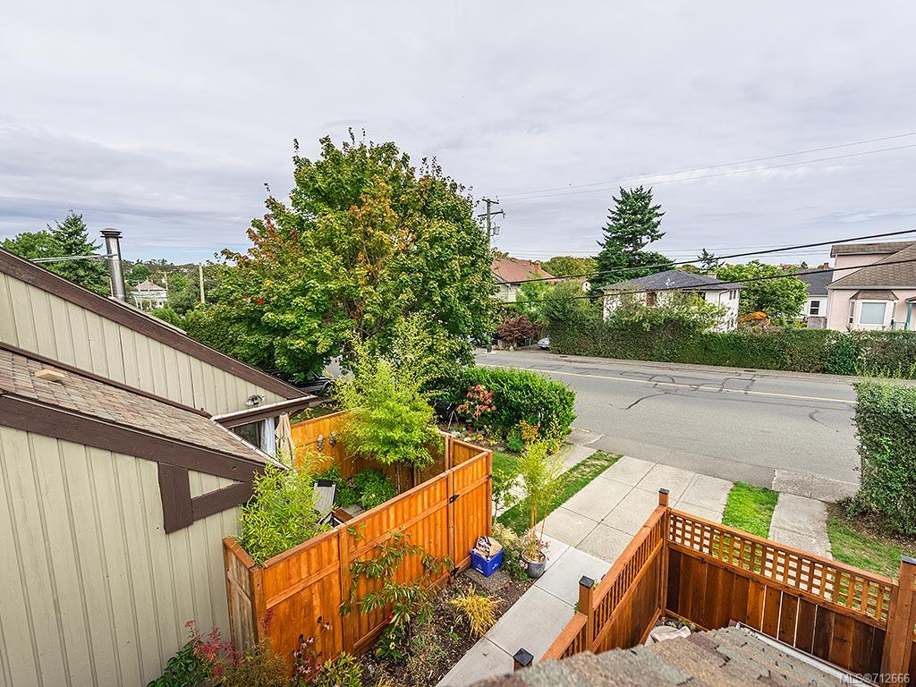 2306 Fernwood Rd, Victoria