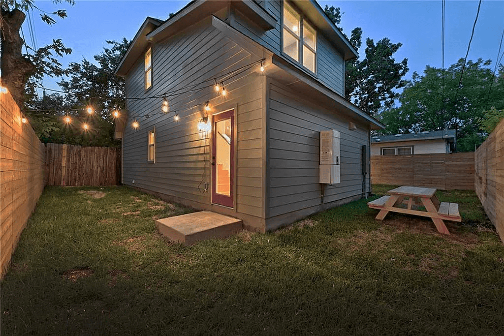 405 W North Loop Blvd #2, Austin, TX 78751