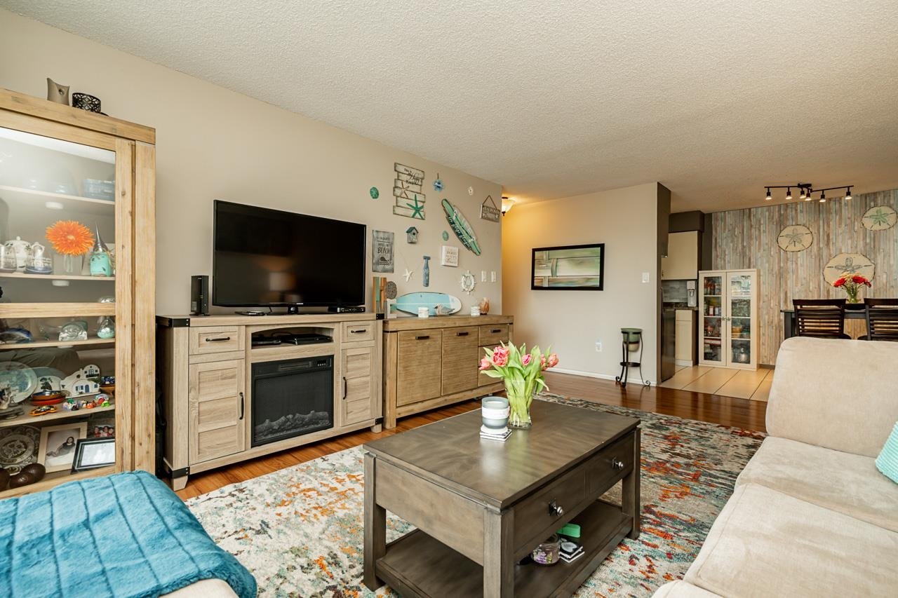 219-550 Royal Ave