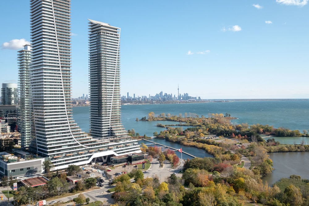 20 Shore Breeze Dr Unit: 512