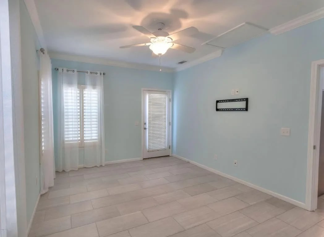 406 ALBATROSS Street
