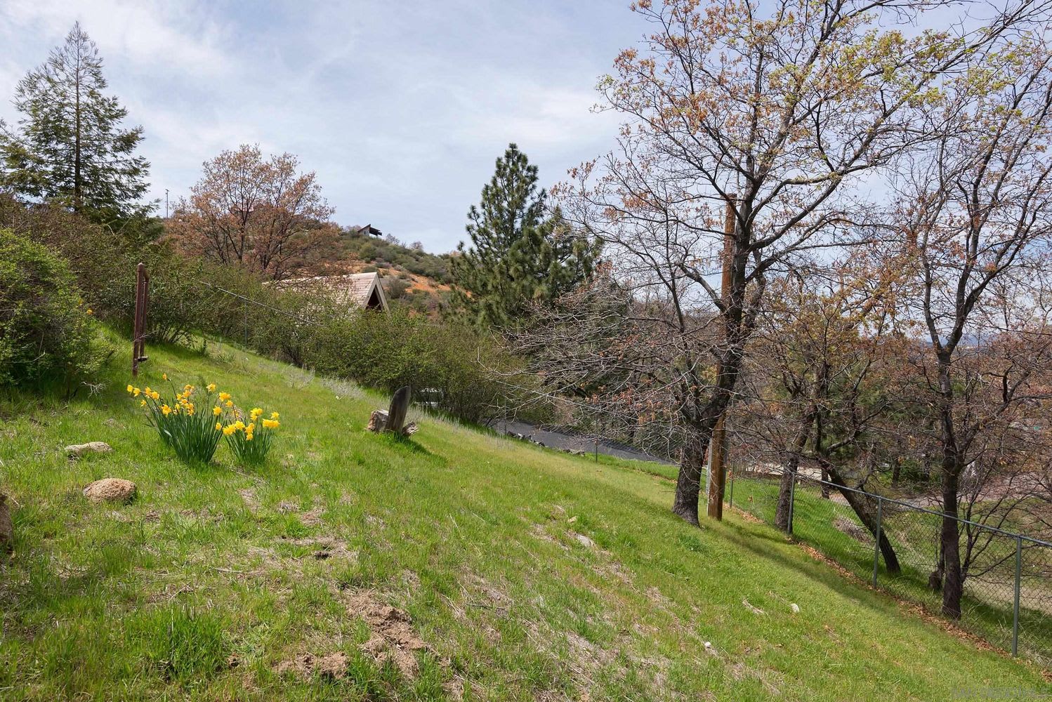 3180 Lakeview Dr