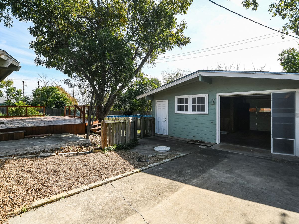 406 Rilla Vista Dr