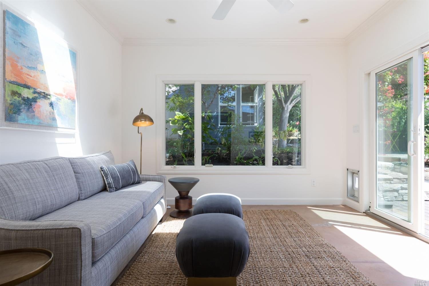 121 Oak Dr