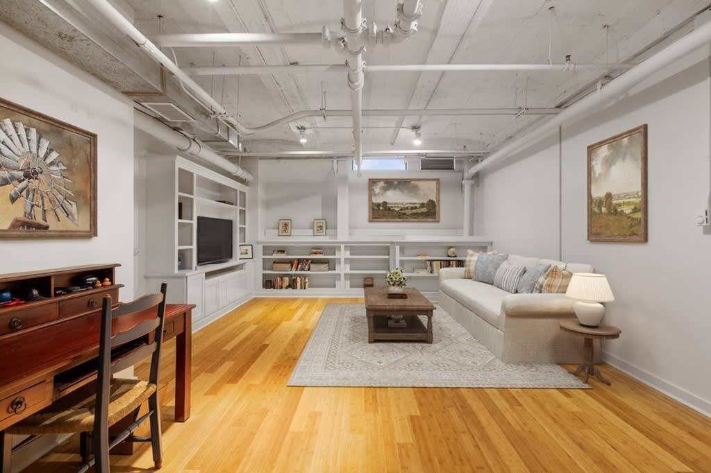 121 Beach St, #102