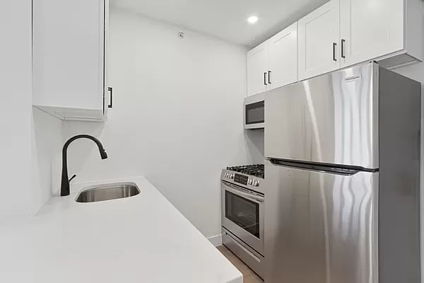 149 Franklin Street Unit: 2F