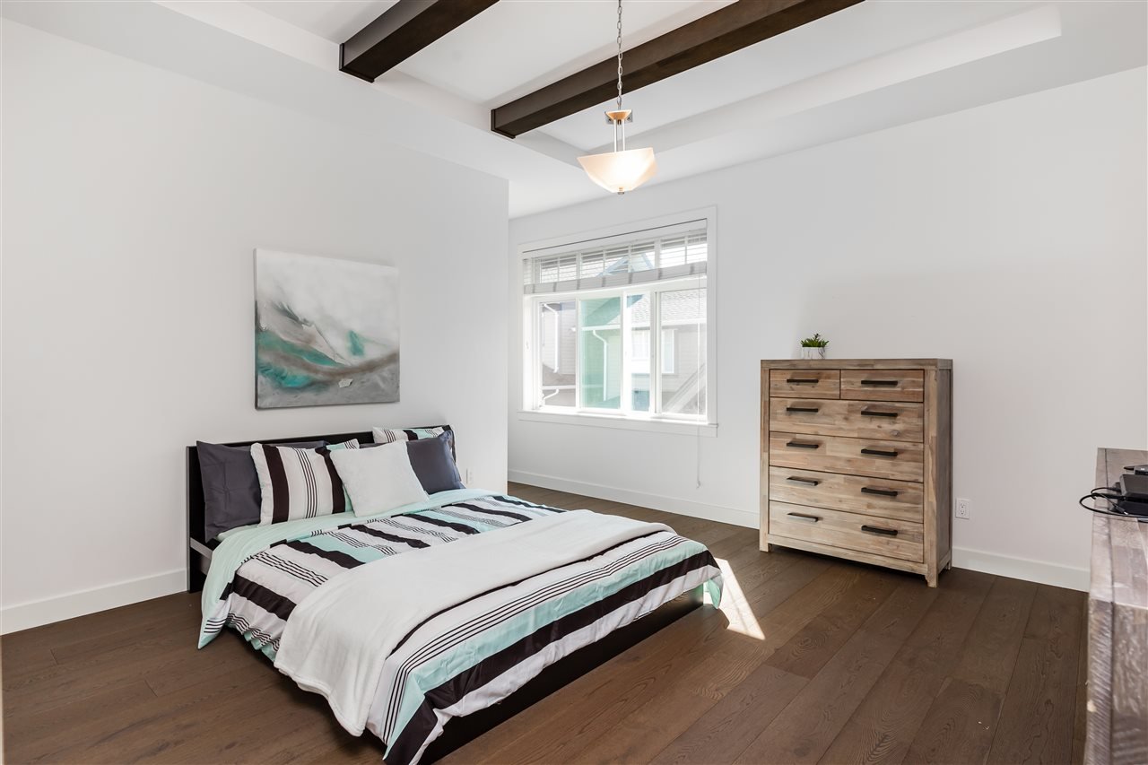 39-15977 26 Ave