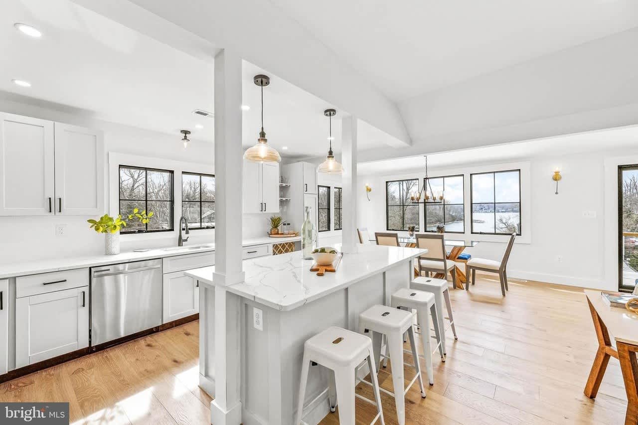 176 Old River Rd