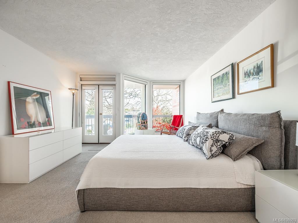 202-2119 Oak Bay Ave