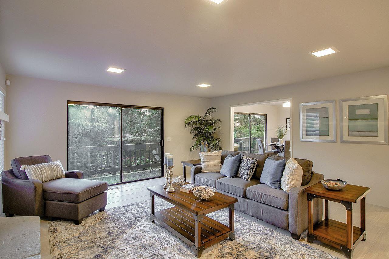 22 Deer Forest Dr