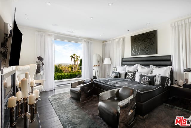 Eminence Azure
