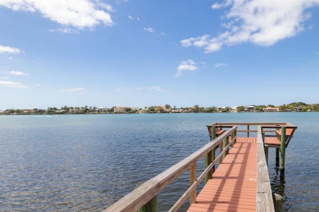 2287 Bayshore Rd