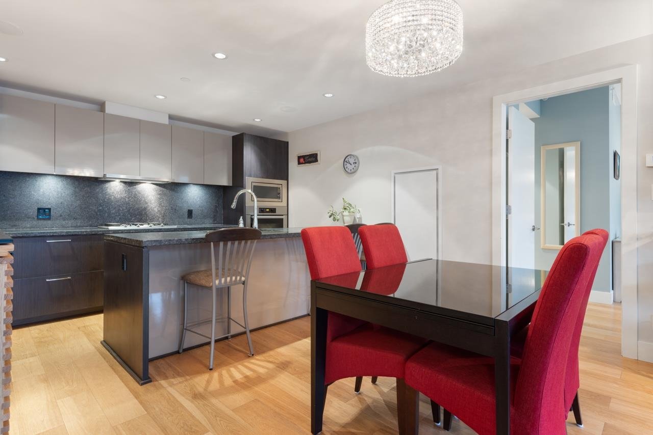504-866 Arthur Erickson Pl