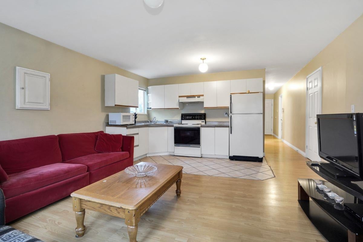 7562 Cariboo Road Rd, Burnaby