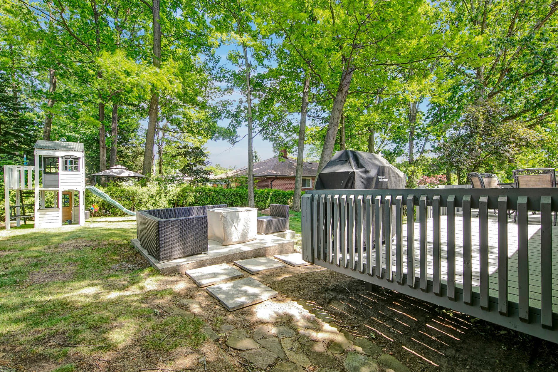3177 The Credit Woodlands