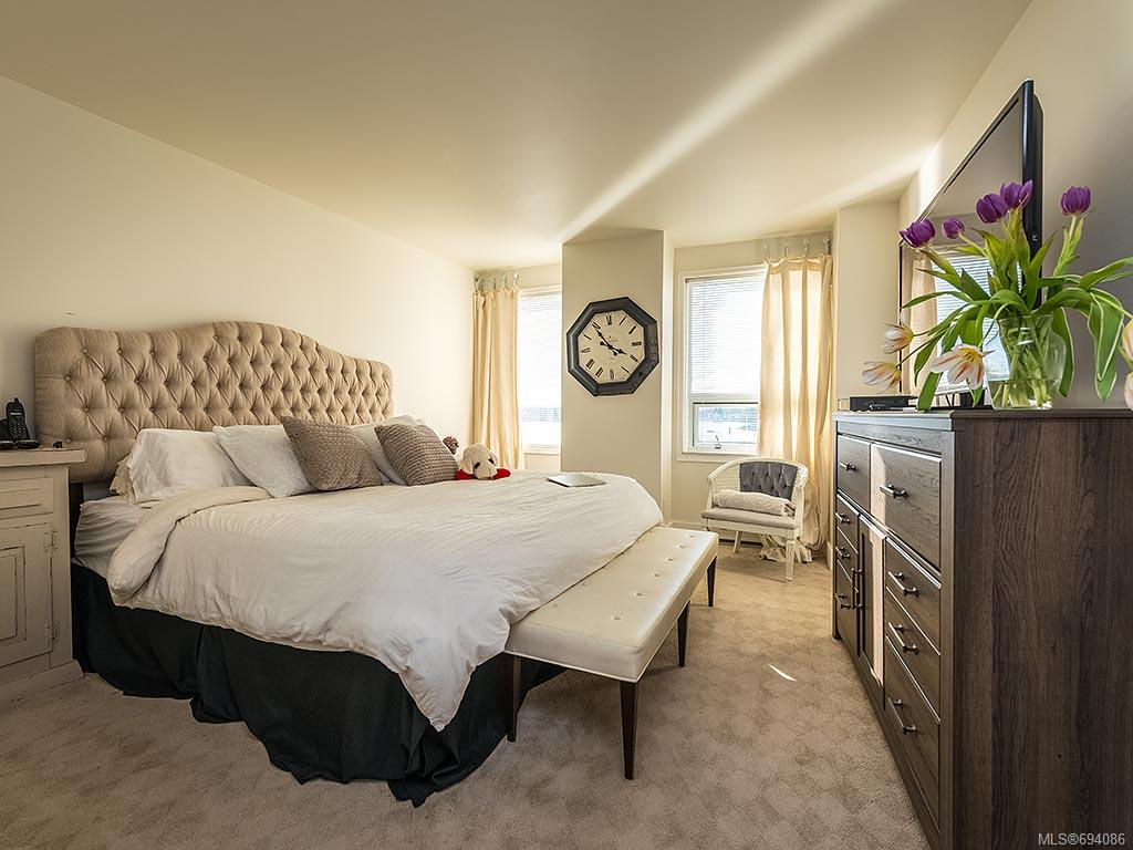 412-10 Paul Kane Pl