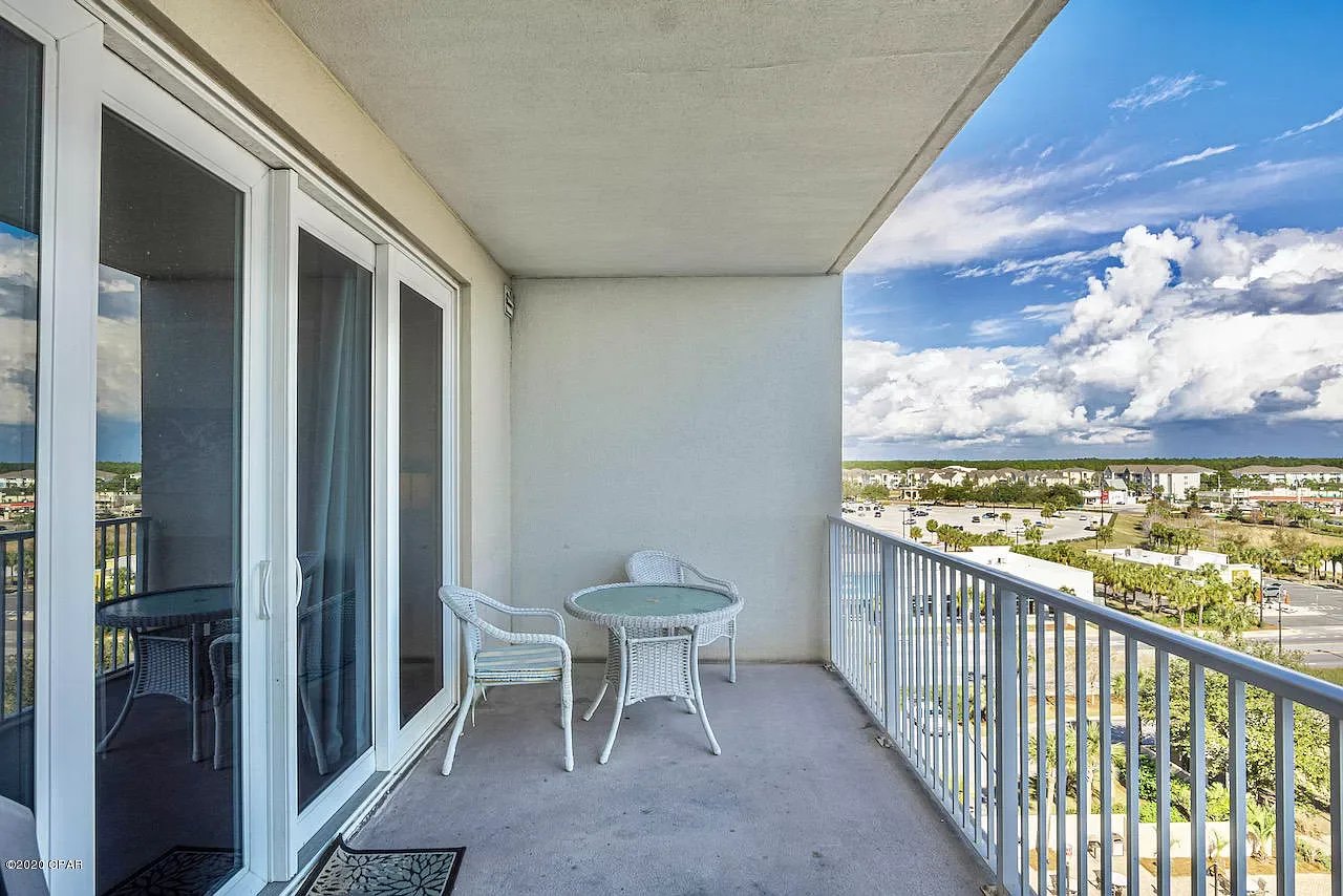 9902 S Thomas Drive Unit 635