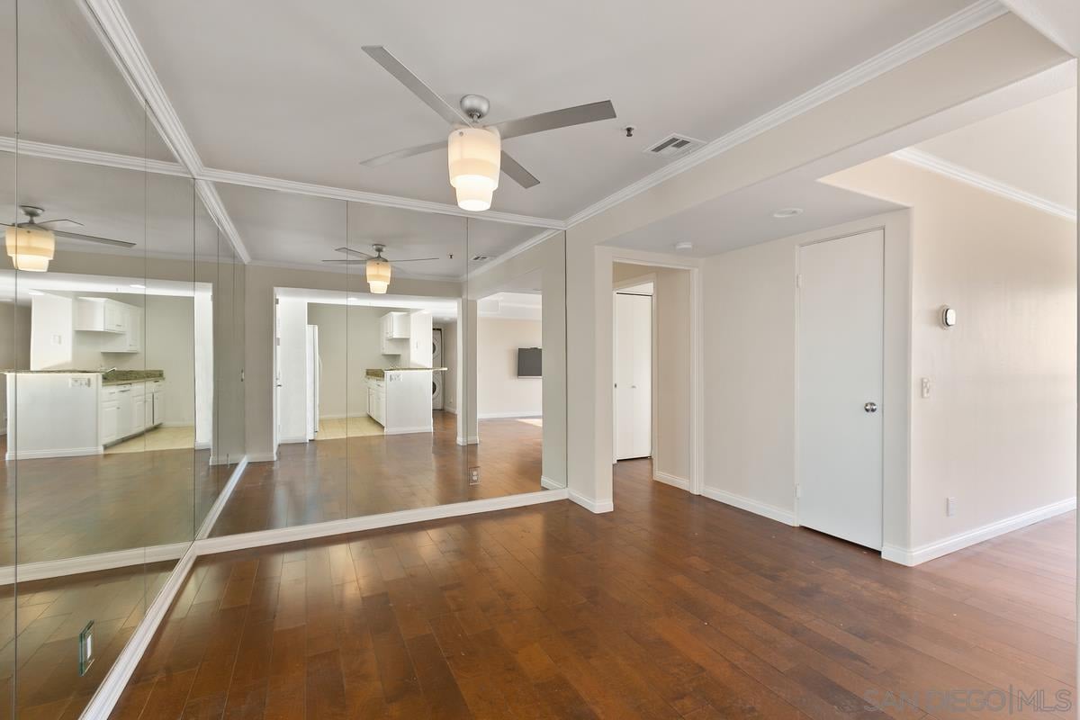 5726 La Jolla Blvd #206