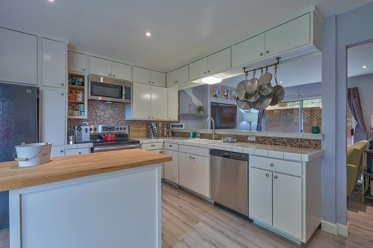 3156 Eucalyptus St APT 8