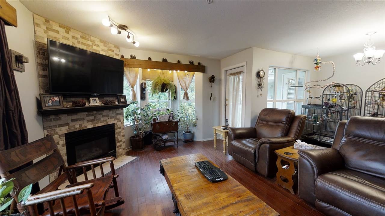 205-13955 Laurel Dr