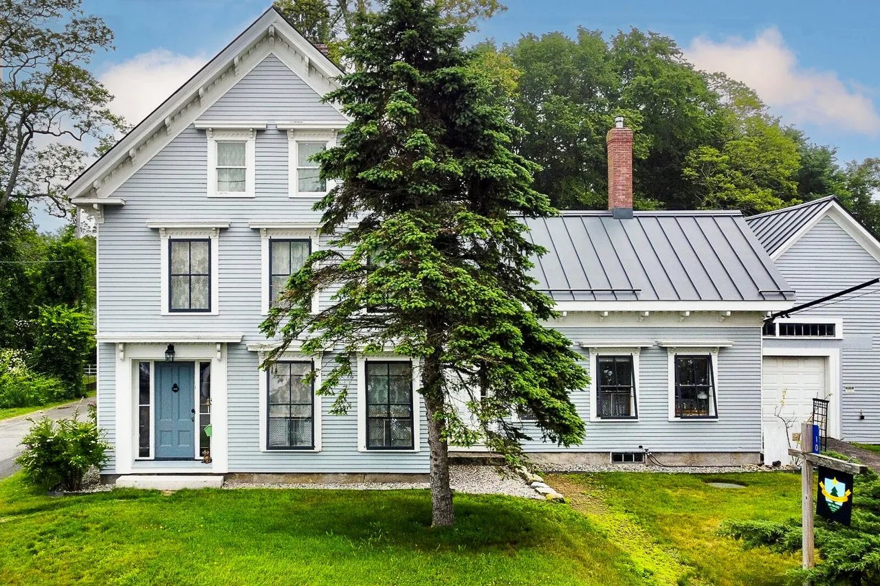 New Listing! 10 Harbor Road, Friendship, Maine – $475,000