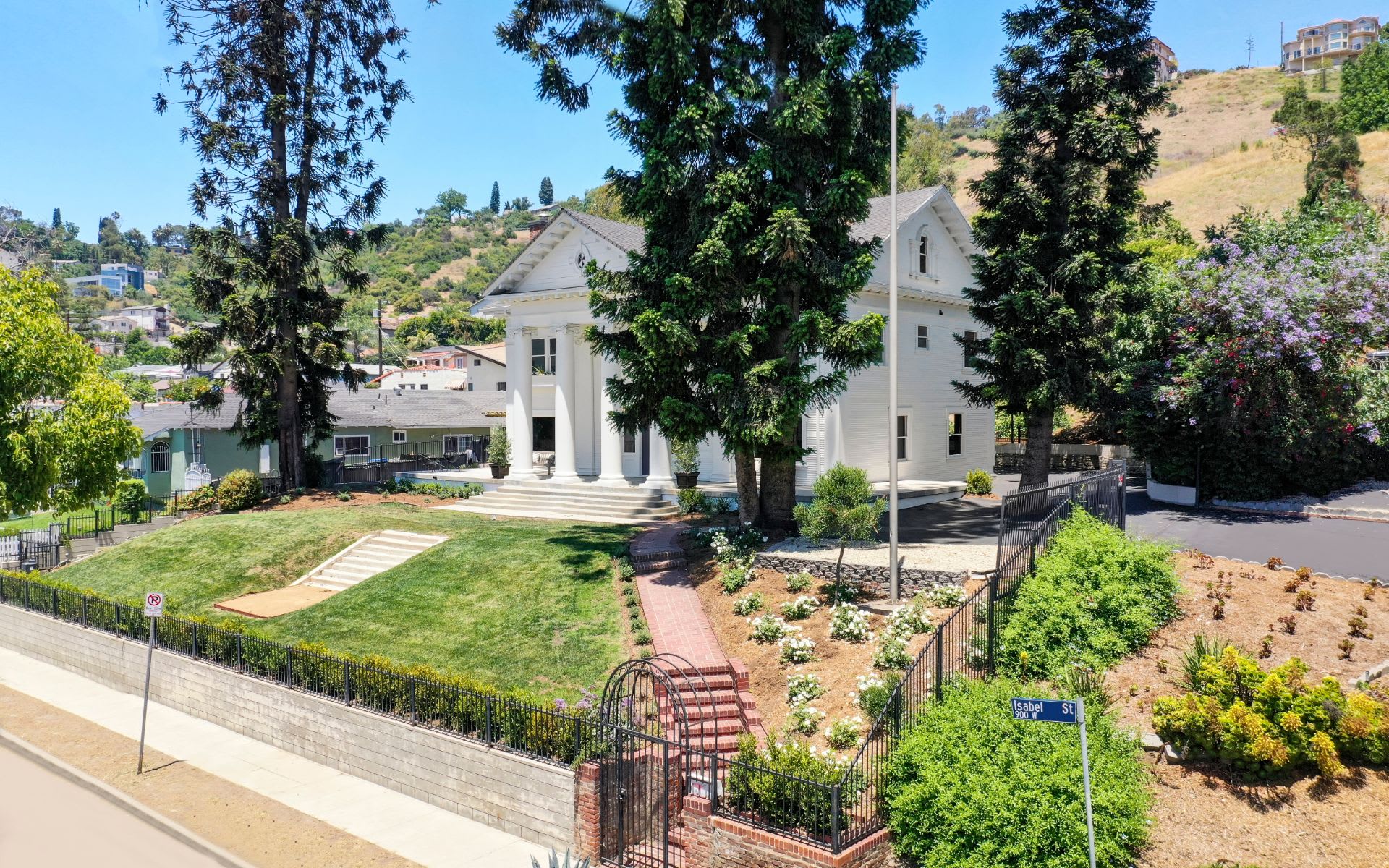  901 Isabel St
