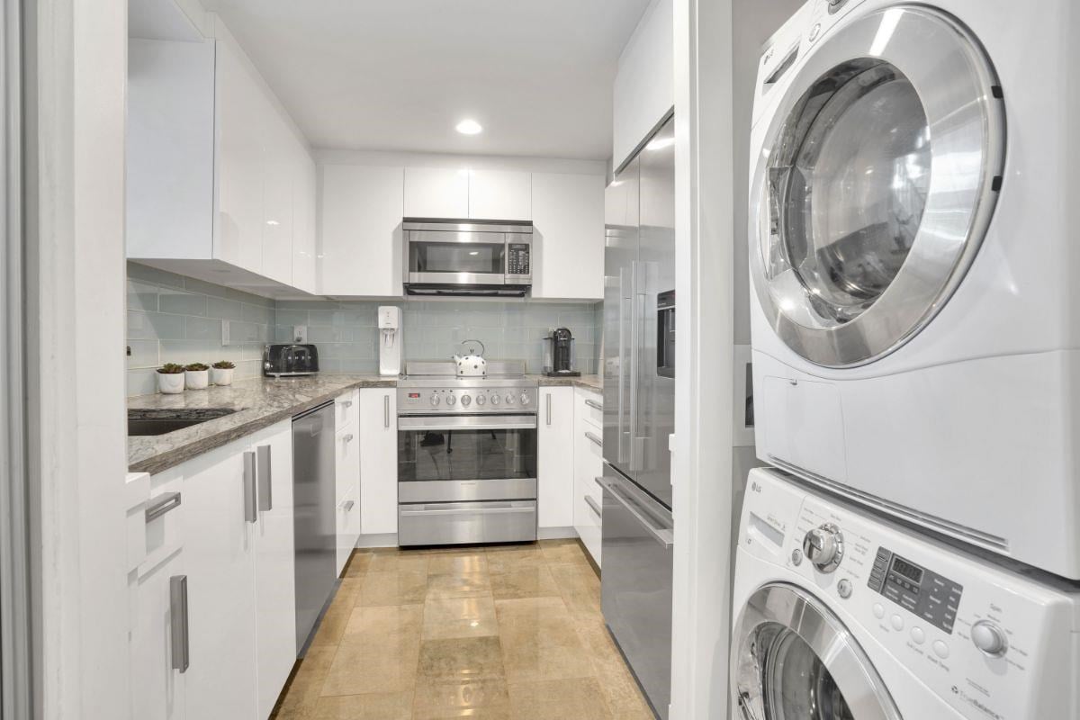 303-1702 Chesterfield Avenue, North Vancouver