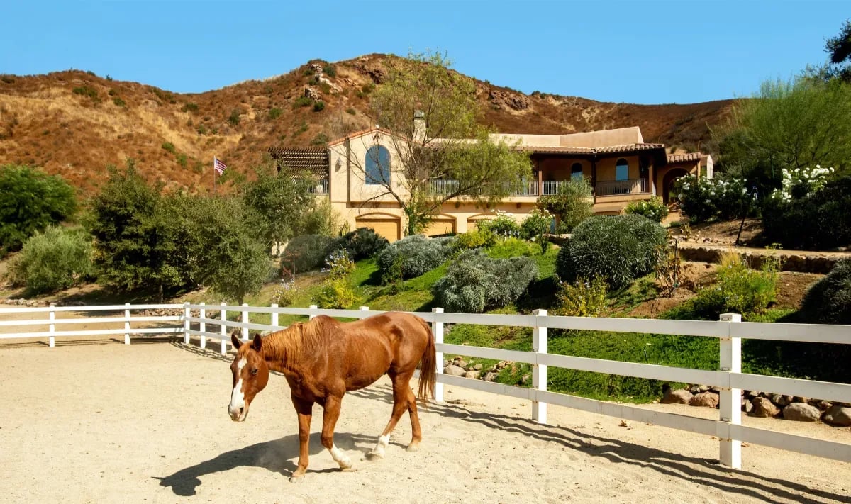 ‘Yellowstone’ Star Cole Hauser Tries to Corral a Buyer for Agoura Hills Horse Ranch