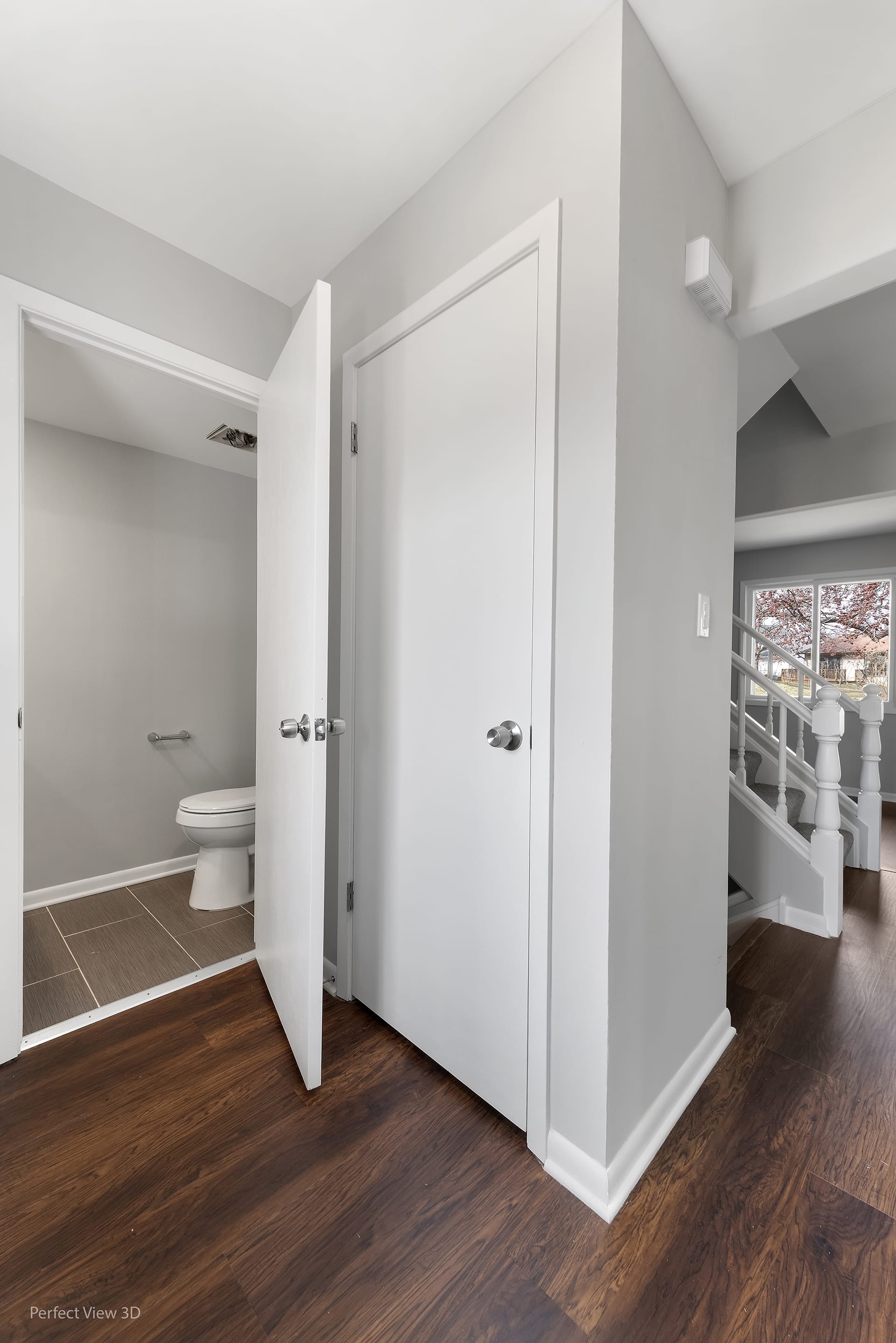 1506 Columbia Ct, Elk Grove Village, IL 60007