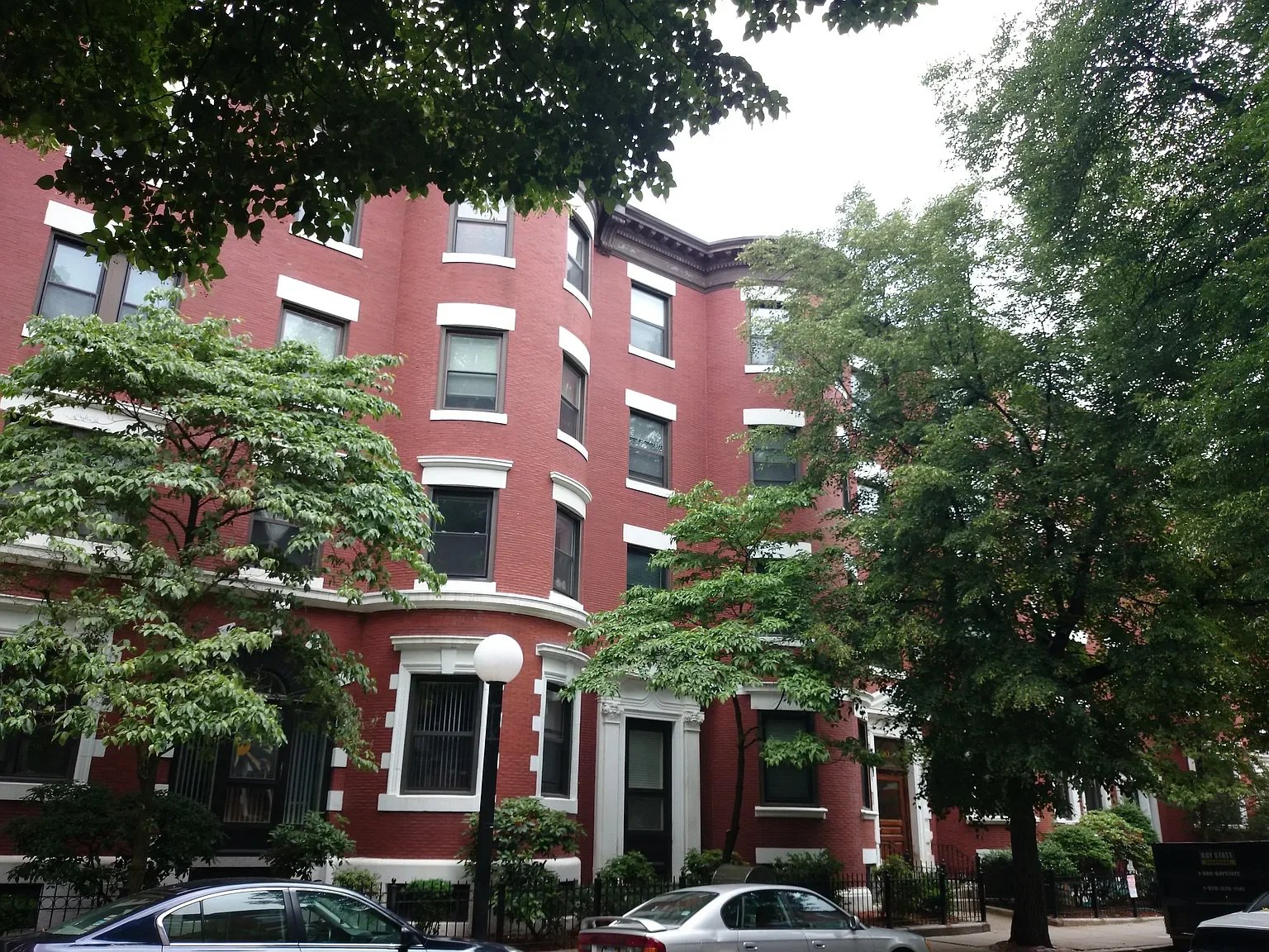 90 Gainsborough St #404E